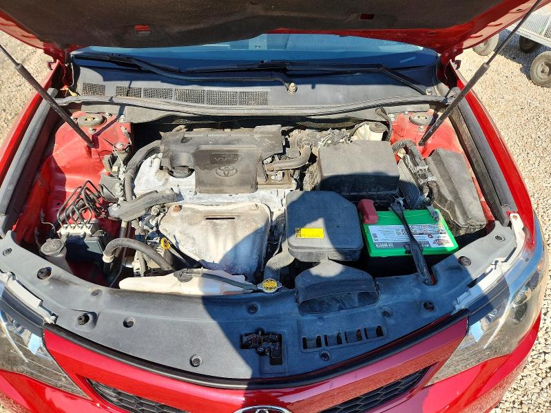 68001196 :رقم المزاد ، 4T1BF1FK5CU562801 vin ، 2012 Toyota Camry مزاد بيع