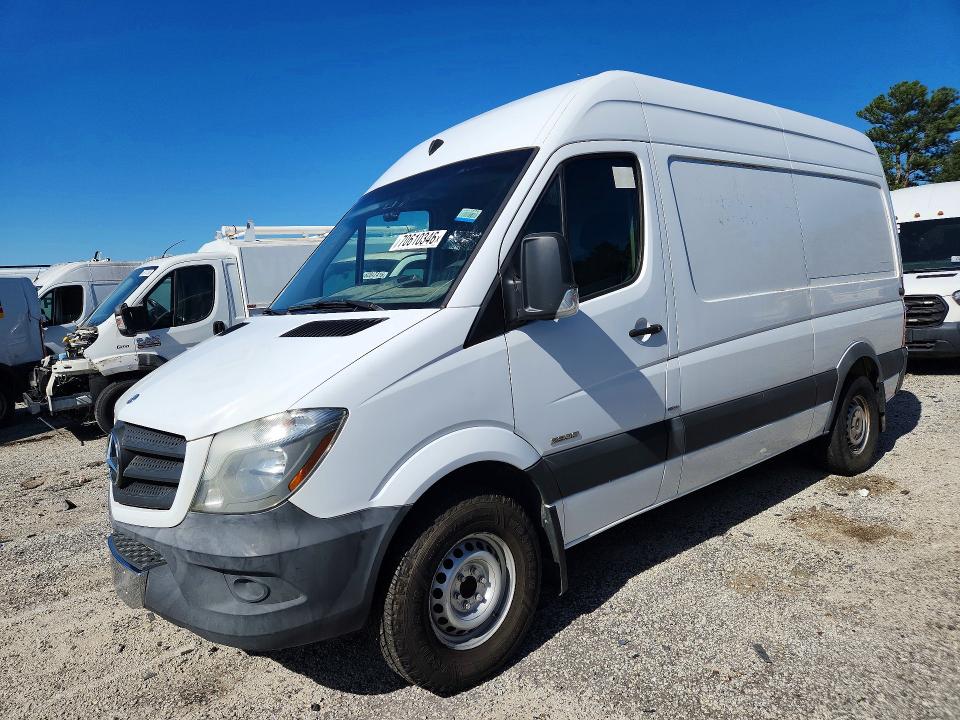 70610346 :رقم المزاد ، WD3PE7DC1E5888338 vin ، 2014 Mercedes-benz Sprinter مزاد بيع