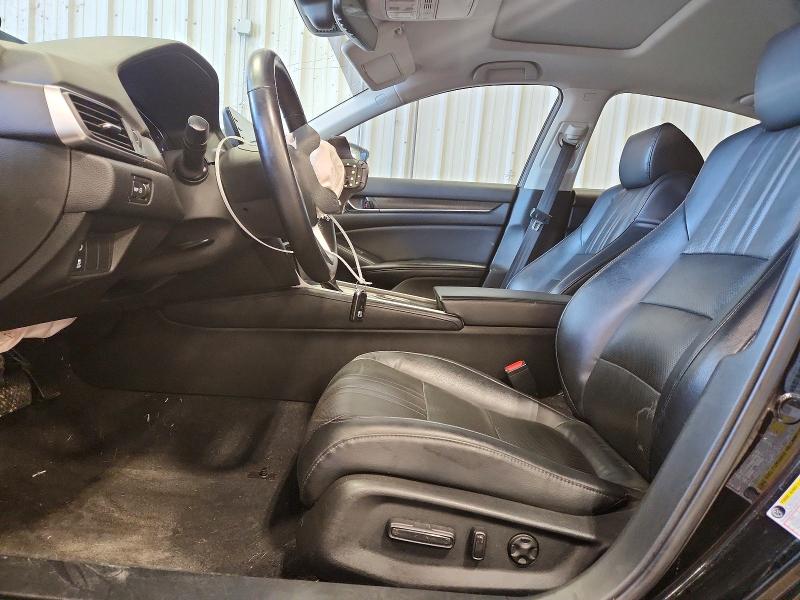 67444986 :رقم المزاد ، 1HGCV1F59JA214487 vin ، 2018 Honda Accord مزاد بيع