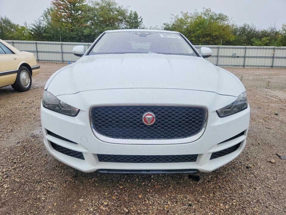 68717176 :رقم المزاد ، SAJAR4FX3JCP34333 vin ، 2018 Jaguar Xe مزاد بيع