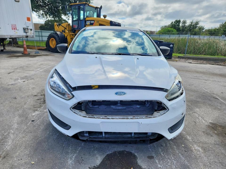70273446 :رقم المزاد ، 1FADP3E23FL322072 vin ، 2015 Ford Focus مزاد بيع