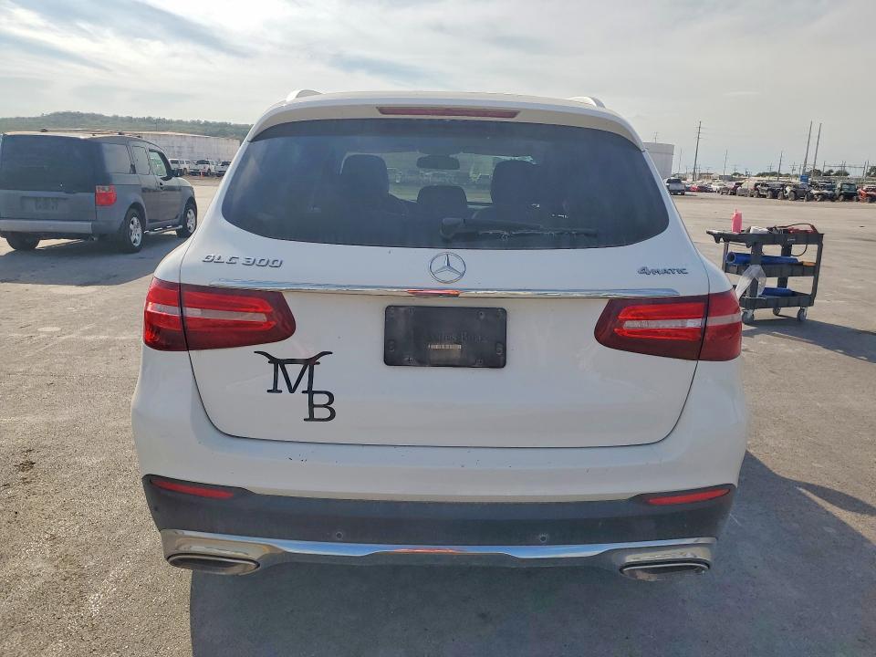 70442456 :رقم المزاد ، WDC0G4KB8JV107216 vin ، 2018 Mercedes-benz Glc مزاد بيع