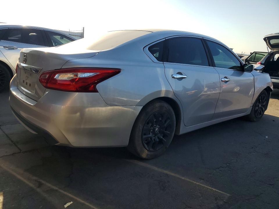 Продажа на аукционе авто 2016 Nissan Altima, vin: 1N4AL3AP0GC217104, номер лота: 70309886