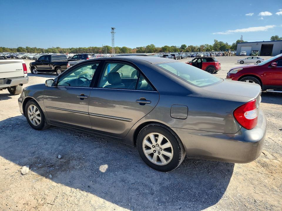 68899716 :رقم المزاد ، 4T1BF30KX4U576814 vin ، 2004 Toyota Camry مزاد بيع