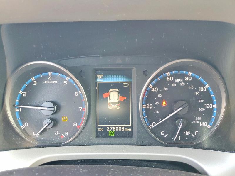 Продажа на аукционе авто 2018 Toyota Rav4, vin: 2T3RFREV7JW704997, номер лота: 67662656