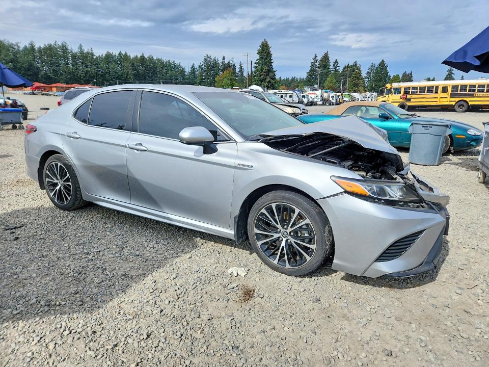 2018 Toyota Camry Hybrid მანქანა იყიდება აუქციონზე, vin: 4T1B21HK7JU007984, აუქციონის ნომერი: 70023286