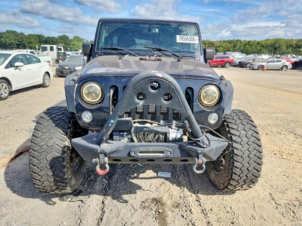 70556306 :رقم المزاد ، 1C4BJWDG9FL692900 vin ، 2015 Jeep Wrangler Unlimited مزاد بيع