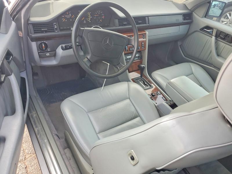 67603596 :رقم المزاد ، WDBEA52E0PB971795 vin ، 1993 Mercedes-benz 300 مزاد بيع