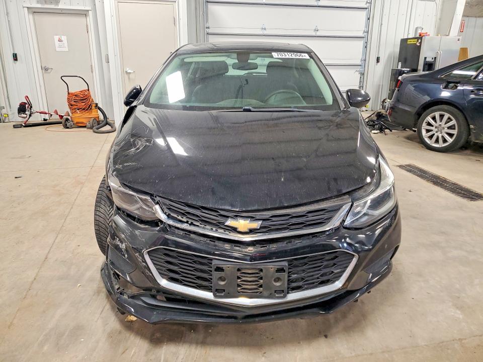 70312966 :رقم المزاد ، 3G1BE6SM6HS613640 vin ، 2017 Chevrolet Cruze مزاد بيع