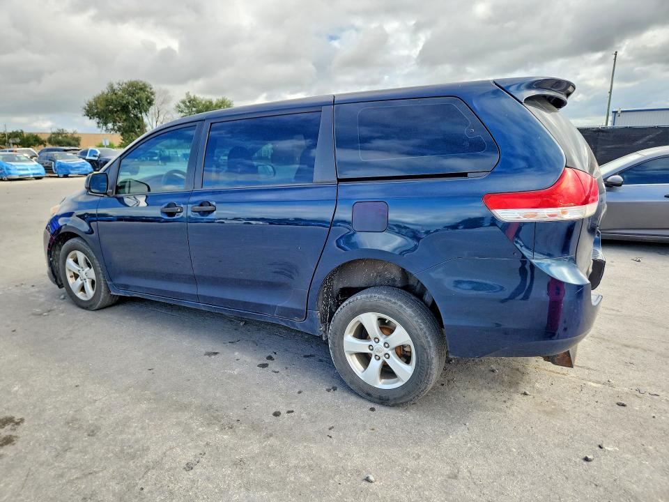2011 Toyota Sienna მანქანა იყიდება აუქციონზე, vin: 5TDZK3DC4BS025040, აუქციონის ნომერი: 70353156
