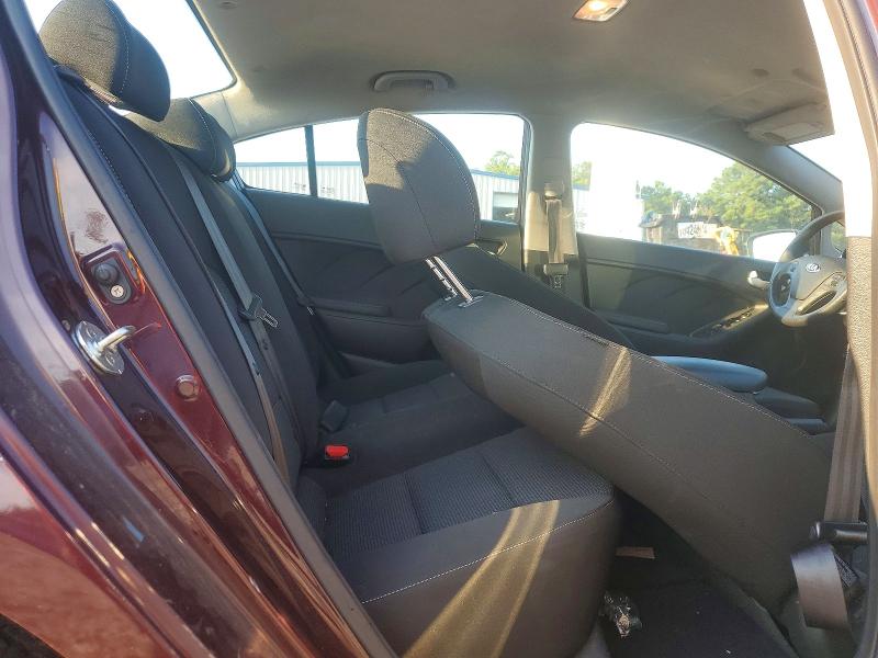 66515666 :رقم المزاد ، 3KPFK4A76HE123652 vin ، 2017 Kia Forte مزاد بيع