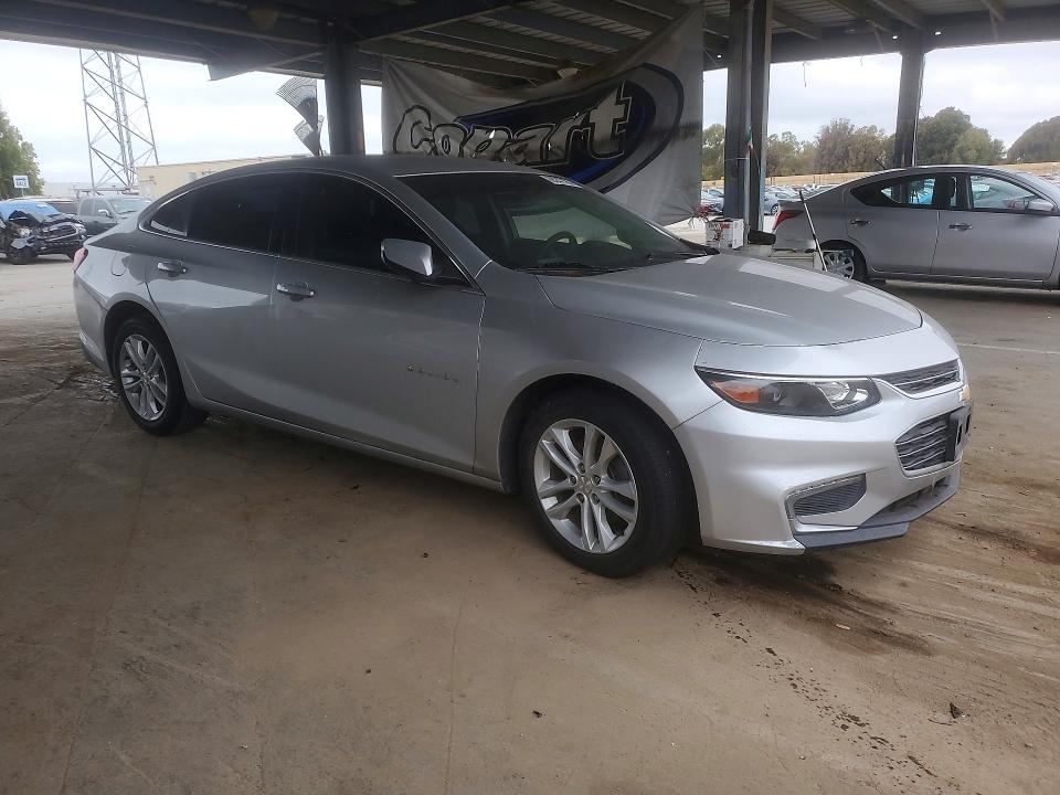 69247126 :رقم المزاد ، 1G1ZD5ST8JF135993 vin ، 2018 Chevrolet Malibu مزاد بيع