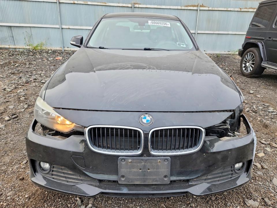 68669206 :رقم المزاد ، WBA3B1G5XENS77745 vin ، 2014 Bmw 320 مزاد بيع