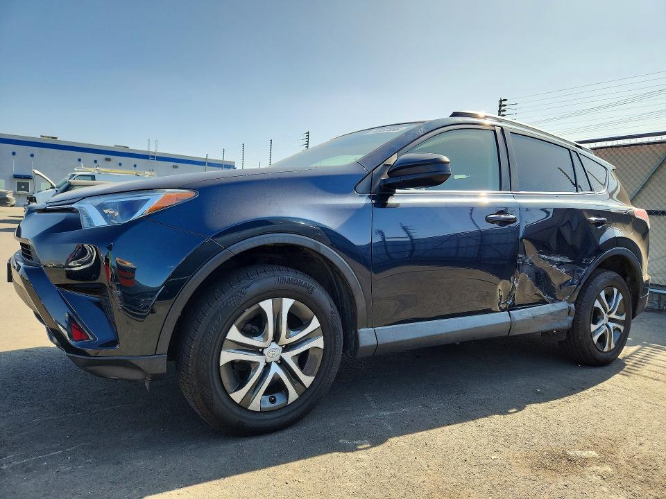 2018 Toyota Rav4 მანქანა იყიდება აუქციონზე, vin: JTMZFREV0JJ176086, აუქციონის ნომერი: 70357486
