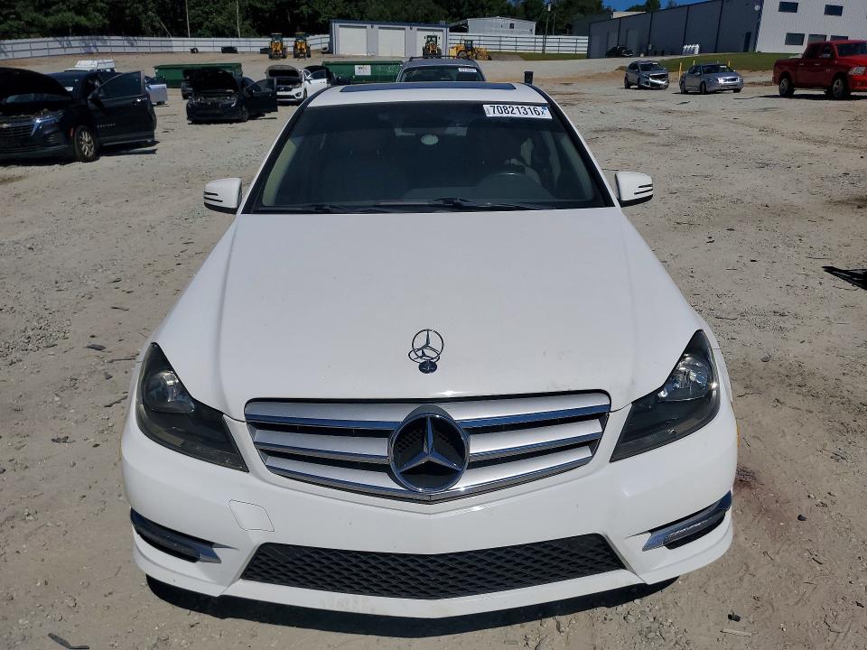 Продажа на аукционе авто 2013 Mercedes-benz C, vin: WDDGF4HB5DG090999, номер лота: 70821316