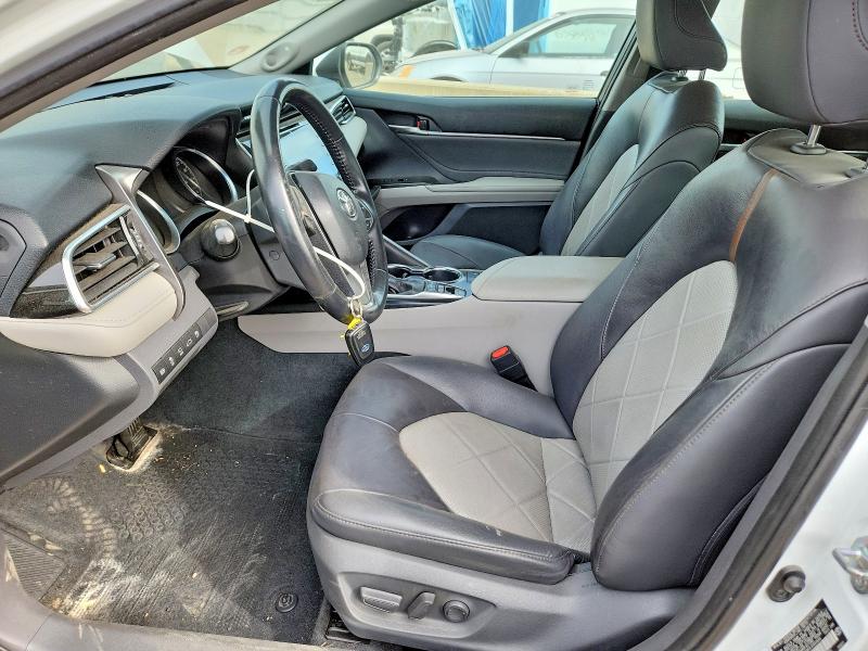 67822206 :رقم المزاد ، 4T1B21HKXJU003606 vin ، 2018 Toyota Camry Hybrid مزاد بيع