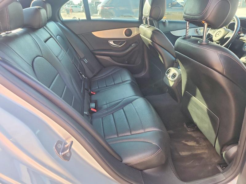 67701396 :رقم المزاد ، 55SWF4JB7JU268402 vin ، 2018 Mercedes-benz C مزاد بيع