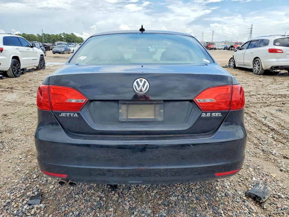 2011 Volkswagen Jetta მანქანა იყიდება აუქციონზე, vin: 3VWLZ7AJXBM343267, აუქციონის ნომერი: 67737146