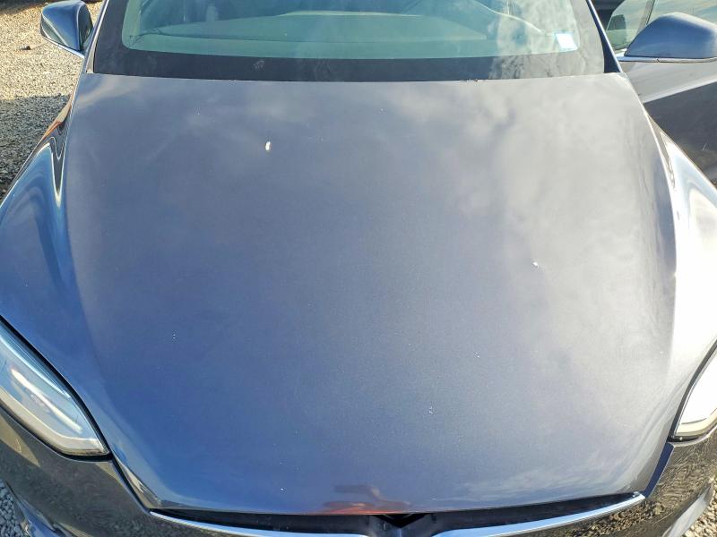 69343946 :رقم المزاد ، 5YJXCAE22JF138308 vin ، 2018 Tesla Model X مزاد بيع