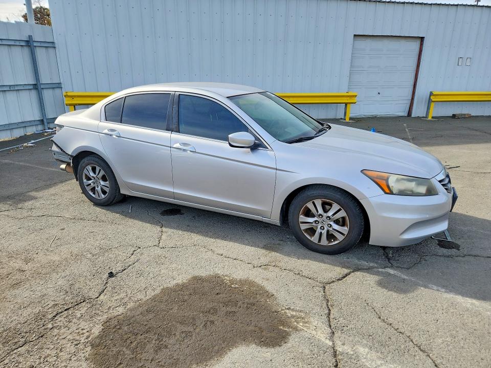 69801956 :رقم المزاد ، 1HGCP2F63BA001741 vin ، 2011 Honda Accord مزاد بيع