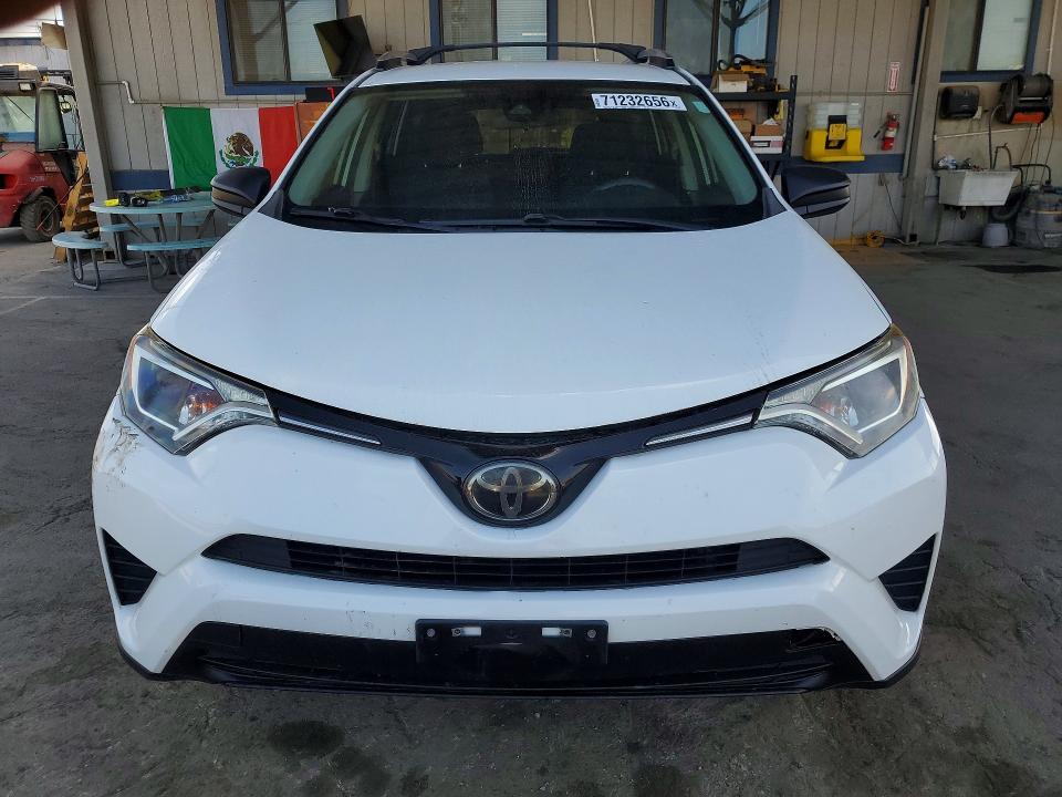 Продажа на аукционе авто 2018 Toyota Rav4, vin: JTMZFREV1JJ747276, номер лота: 71232656