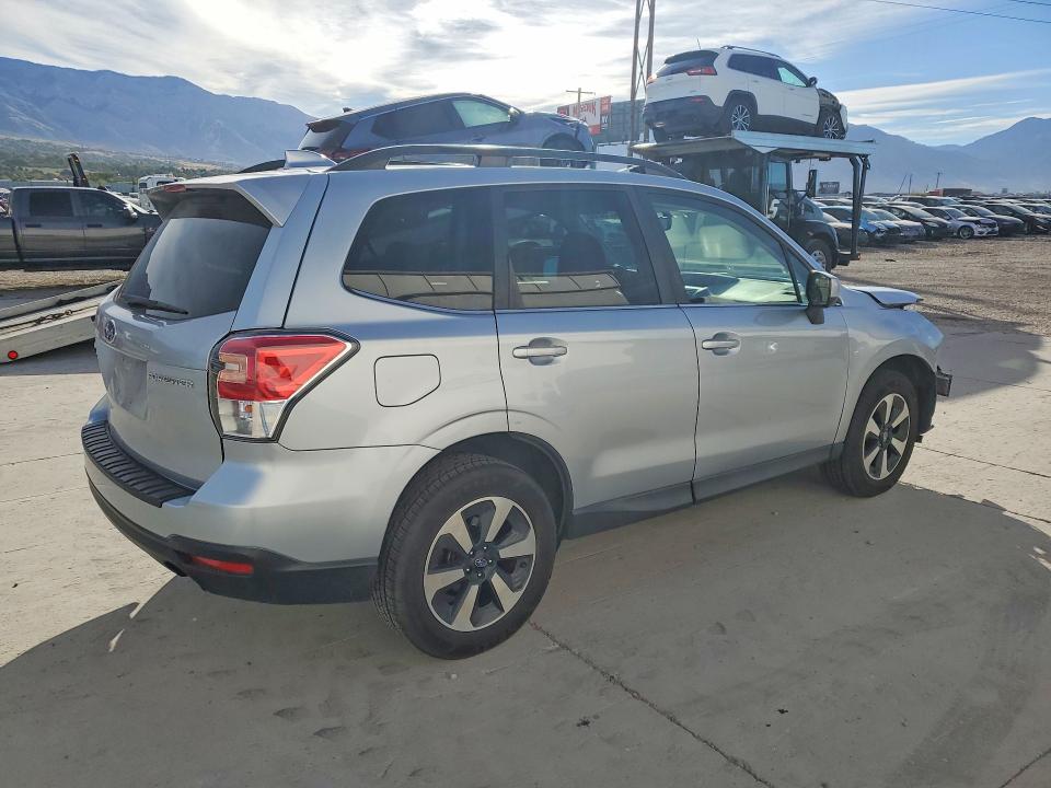 Продажа на аукционе авто 2018 Subaru Forester, vin: JF2SJAJC6JH460384, номер лота: 68254186