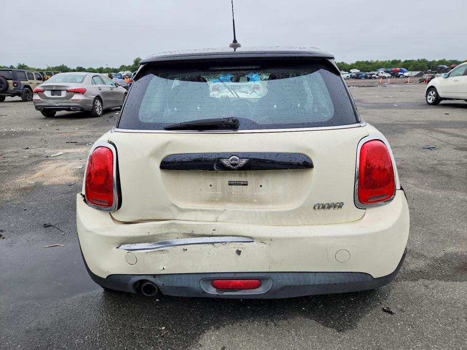 66964636 :رقم المزاد ، WMWXP5C3XH2F61187 vin ، 2017 Mini Cooper مزاد بيع