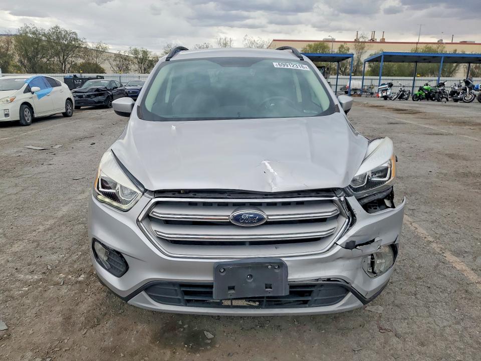 69912316 :رقم المزاد ، 1FMCU0HD5JUD37505 vin ، 2018 Ford Escape مزاد بيع