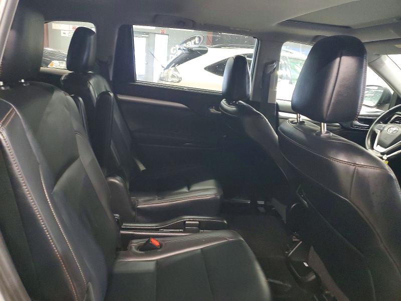 Продаж на аукціоні авто 2019 Toyota Highlander, vin: 5TDJZRFH8KS565141, номер лоту: 70992496