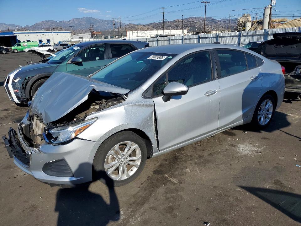 Продажа на аукционе авто 2019 Chevrolet Cruze, vin: 1G1BC5SM3K7120374, номер лота: 70325886