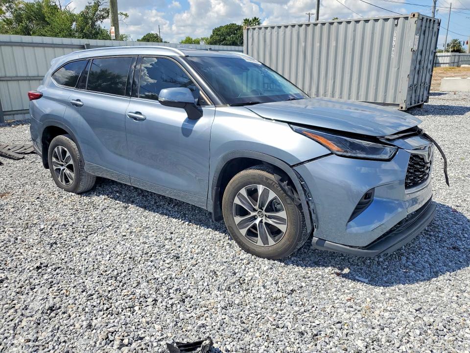 2021 Toyota Highlander მანქანა იყიდება აუქციონზე, vin: 5TDHZRBH7MS125032, აუქციონის ნომერი: 69080906