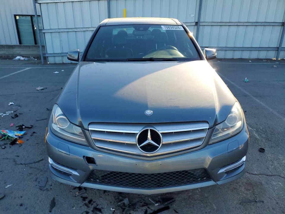 70850526 :رقم المزاد ، WDDGF5HB4CR222448 vin ، 2012 Mercedes-benz C مزاد بيع