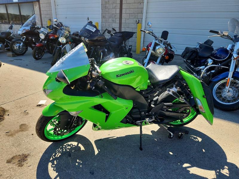 70680266 :رقم المزاد ، JKAZXCD147A024713 vin ، 2007 Kawasaki Zx1000 مزاد بيع