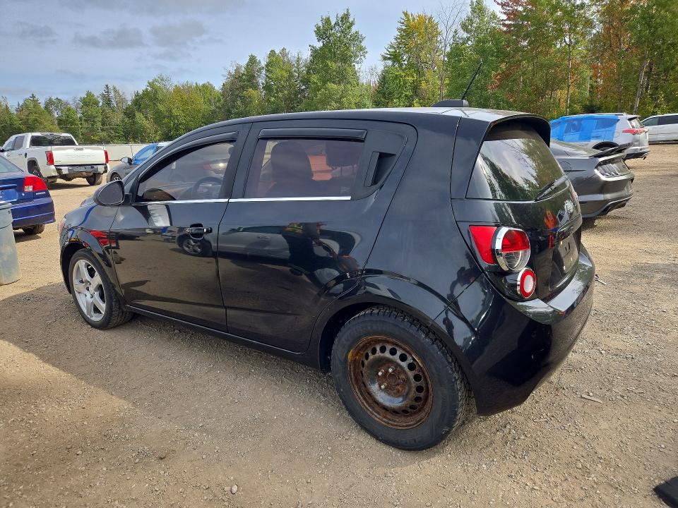 69871486 :رقم المزاد ، 1G1JC6SH1F4118120 vin ، 2015 Chevrolet Sonic مزاد بيع