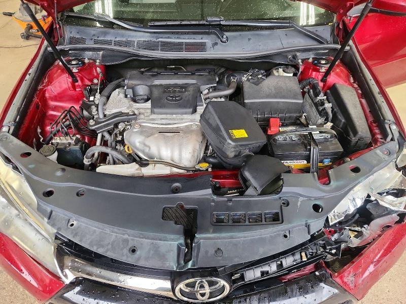 68422756 :رقم المزاد ، 4T1BF1FK6FU882570 vin ، 2015 Toyota Camry مزاد بيع