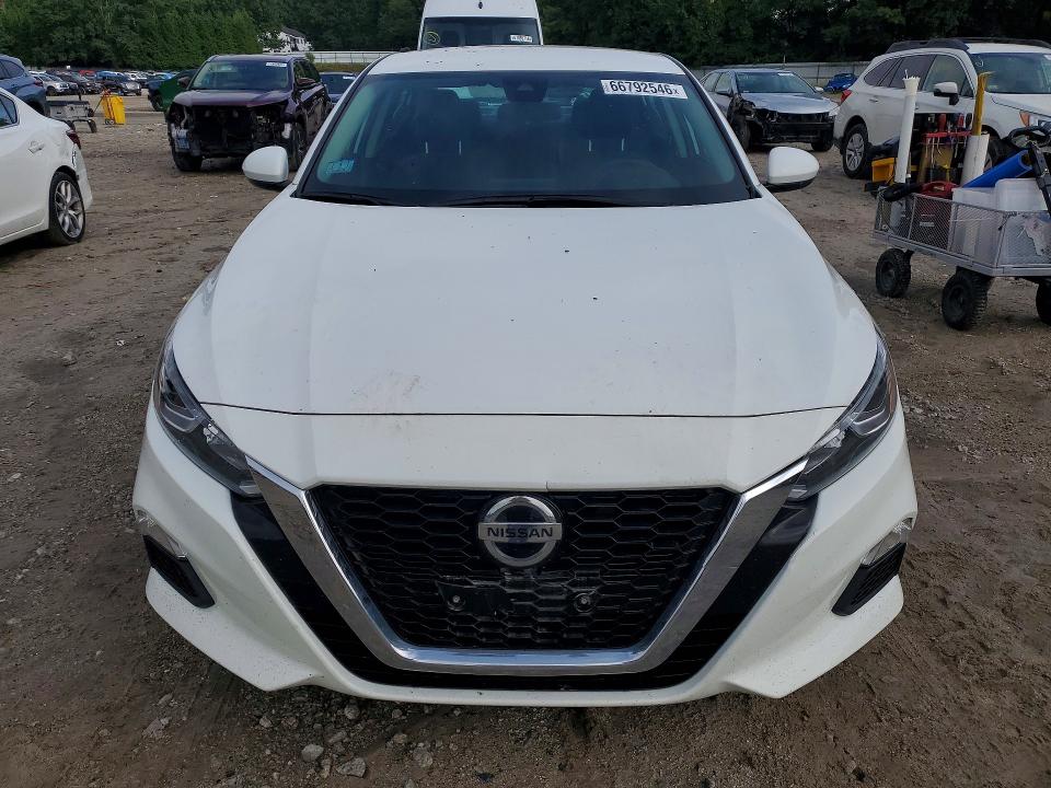 66792546 :رقم المزاد ، 1N4BL4BV9MN417163 vin ، 2021 Nissan Altima مزاد بيع