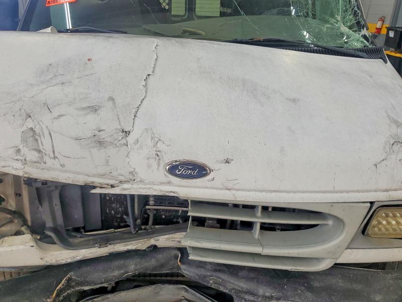 68931786 :رقم المزاد ، 1FTRE14W51HA34421 vin ، 2001 Ford Econoline مزاد بيع