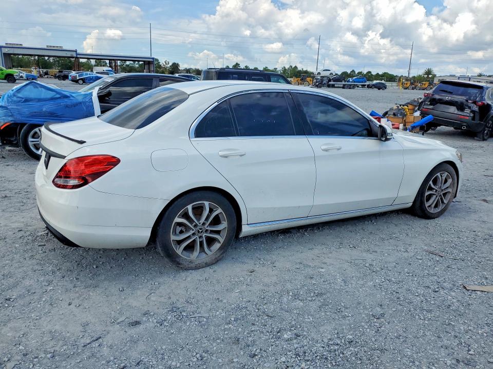 68219696 :رقم المزاد ، 55SWF4JB9JU242772 vin ، 2018 Mercedes-benz C مزاد بيع