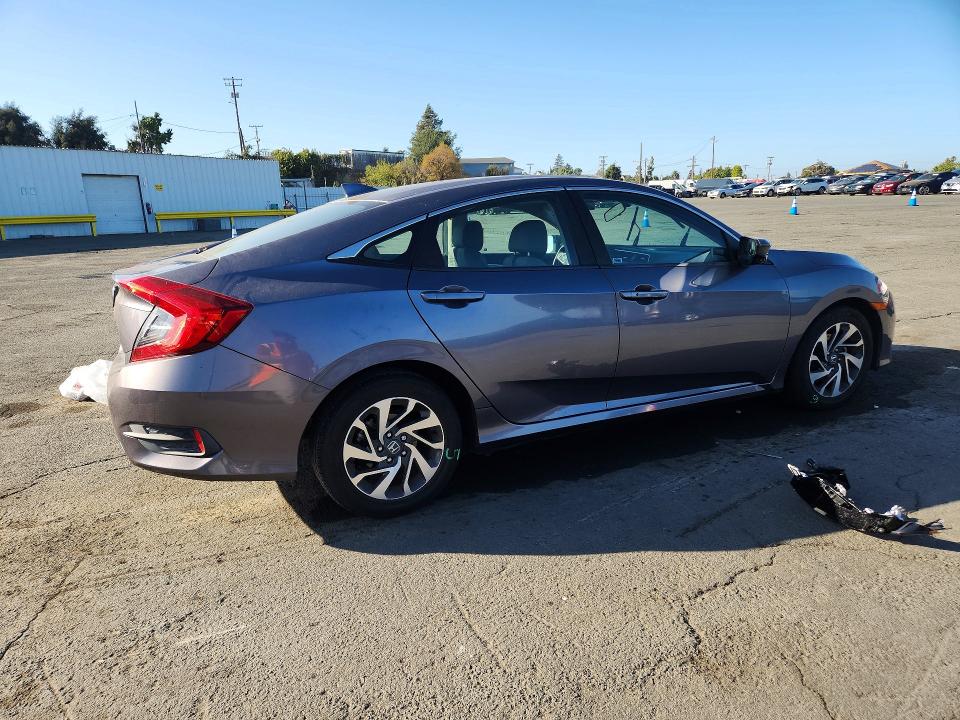 69189186 :رقم المزاد ، 19XFC2F73HE232015 vin ، 2017 Honda Civic مزاد بيع