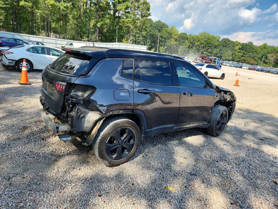 67845606 :رقم المزاد ، 3C4NJDBB6JT304155 vin ، 2018 Jeep Compass مزاد بيع