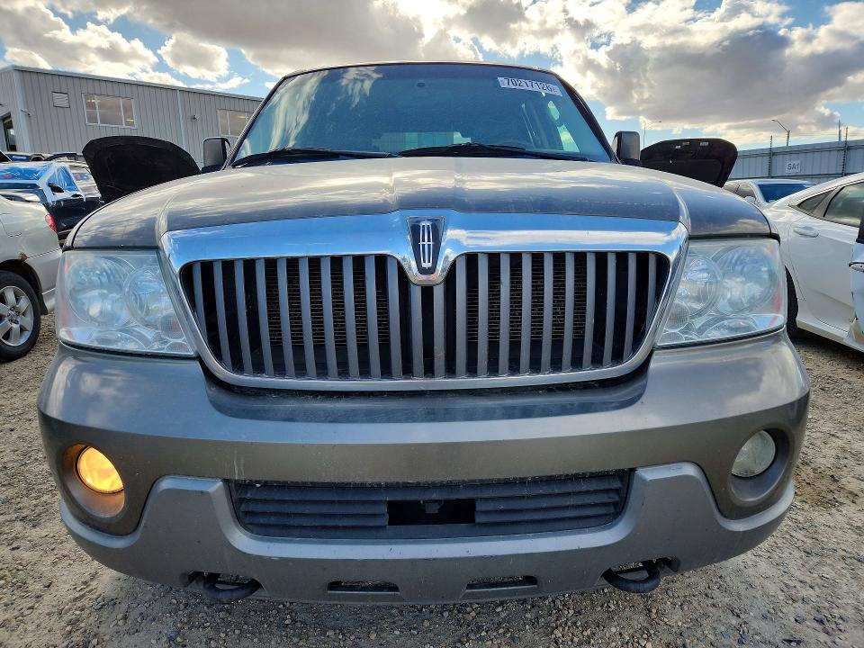 Продажа на аукционе авто 2003 Lincoln Navigator, vin: 5LMFU28R63LJ48811, номер лота: 70217126