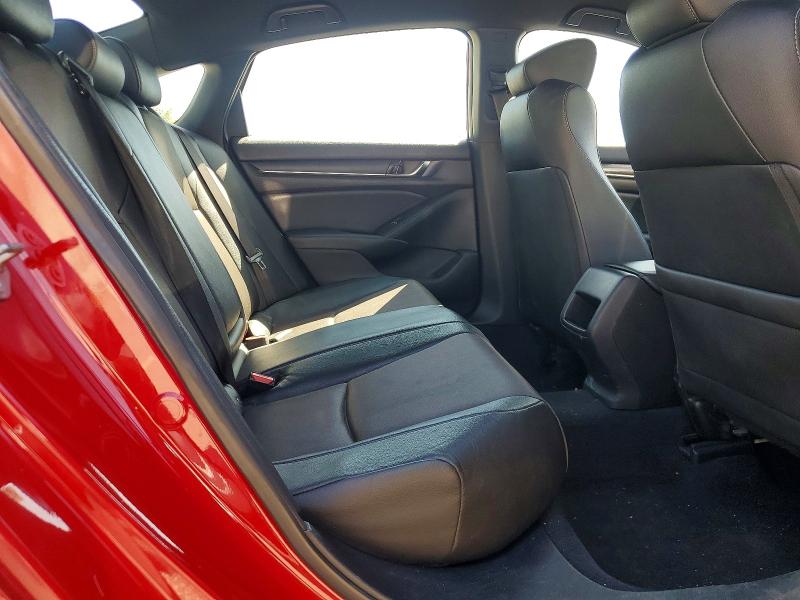 67337016 :رقم المزاد ، 1HGCV1F32KA072127 vin ، 2019 Honda Accord مزاد بيع