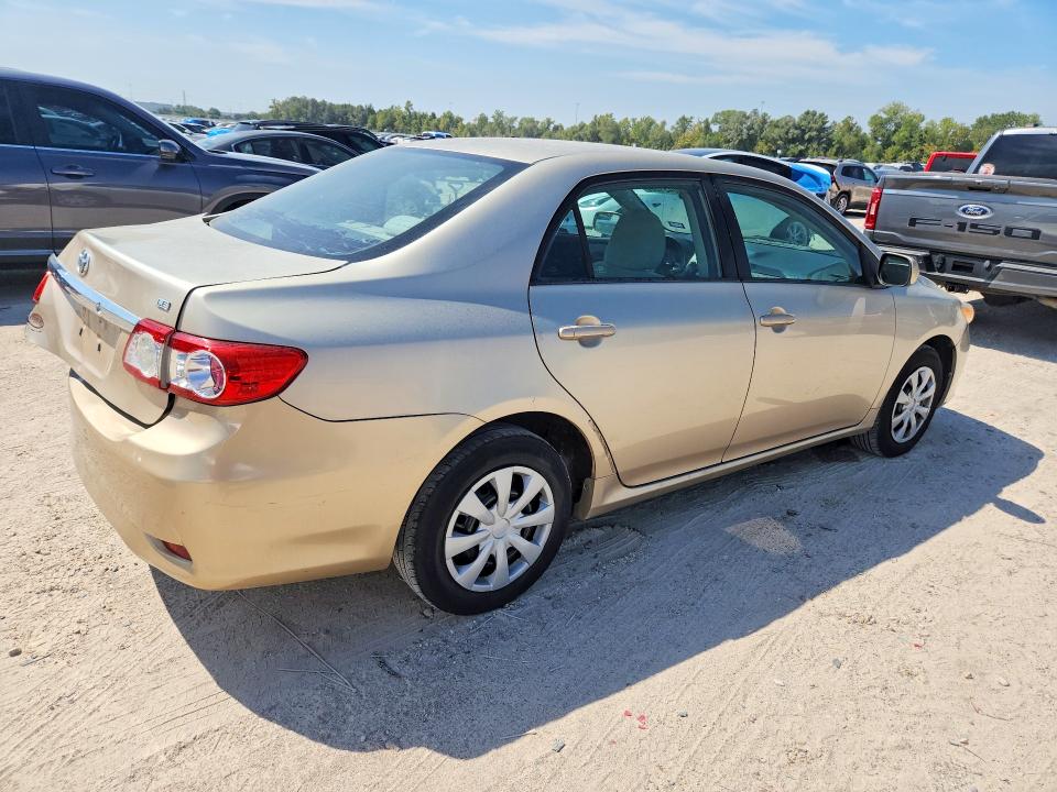 70431206 :رقم المزاد ، 2T1BU4EE7BC628199 vin ، 2011 Toyota Corolla مزاد بيع
