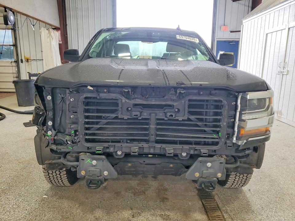 69704026 :رقم المزاد ، 1GCVKREC2JZ142418 vin ، 2018 Chevrolet Silverado مزاد بيع