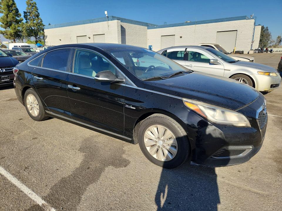 Продажа на аукционе авто 2016 Hyundai Sonata Hybrid, vin: KMHE24L18GA012523, номер лота: 71234926