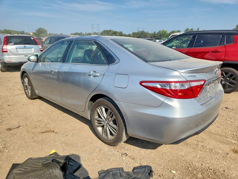 67167176 :رقم المزاد ، 4T1BF1FKXFU984745 vin ، 2015 Toyota Camry مزاد بيع