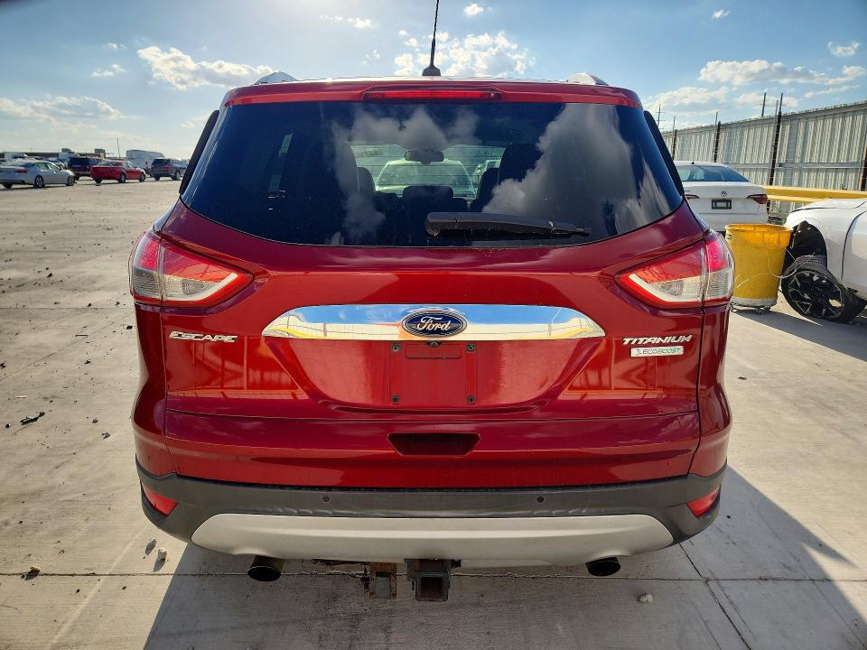 2015 Ford Escape მანქანა იყიდება აუქციონზე, vin: 1FMCU0J9XFUB18696, აუქციონის ნომერი: 68356766