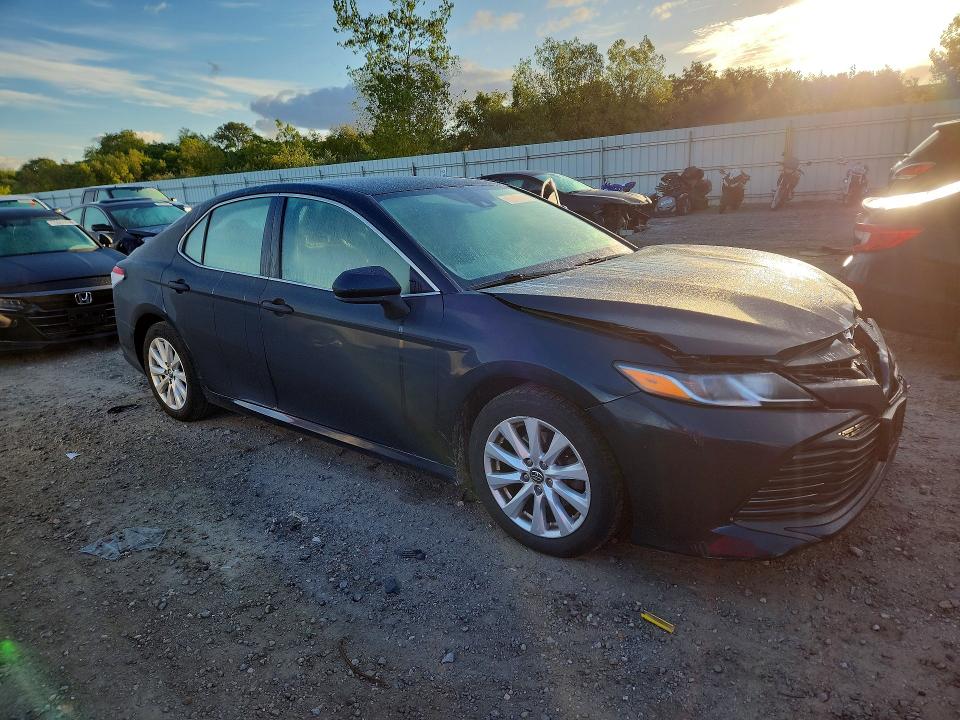 Продажа на аукционе авто 2019 Toyota Camry, vin: 4T1B11HK0KU694276, номер лота: 69904676