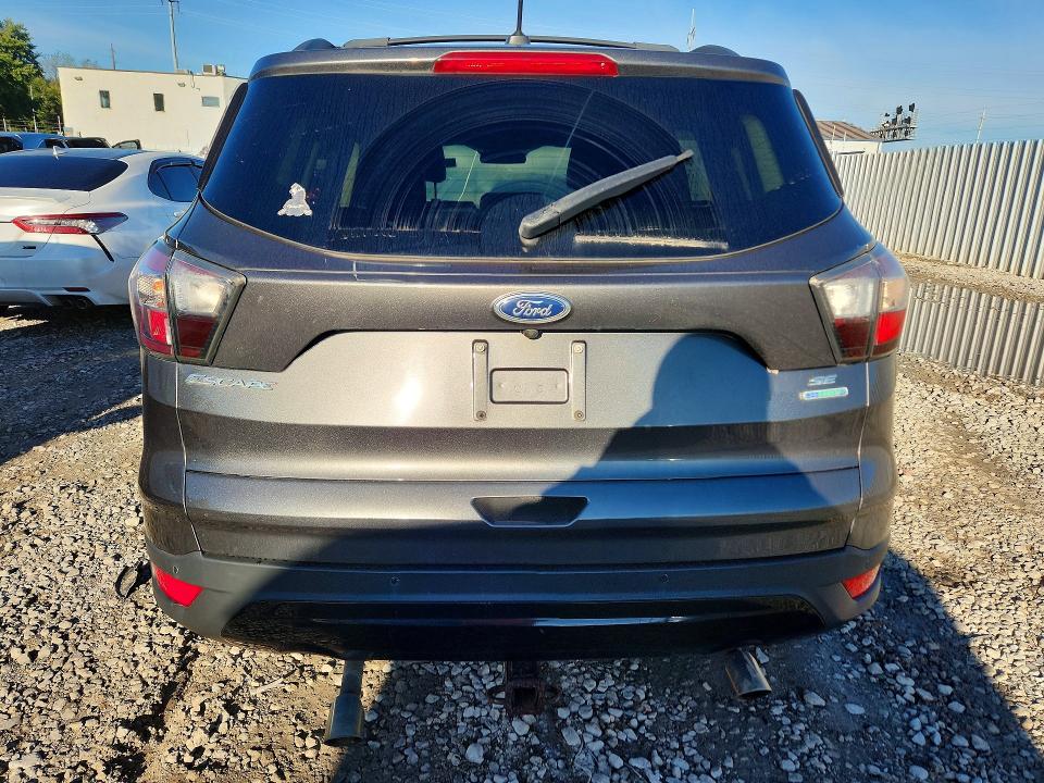 70424396 :رقم المزاد ، 1FMCU0GD2HUA80086 vin ، 2017 Ford Escape مزاد بيع