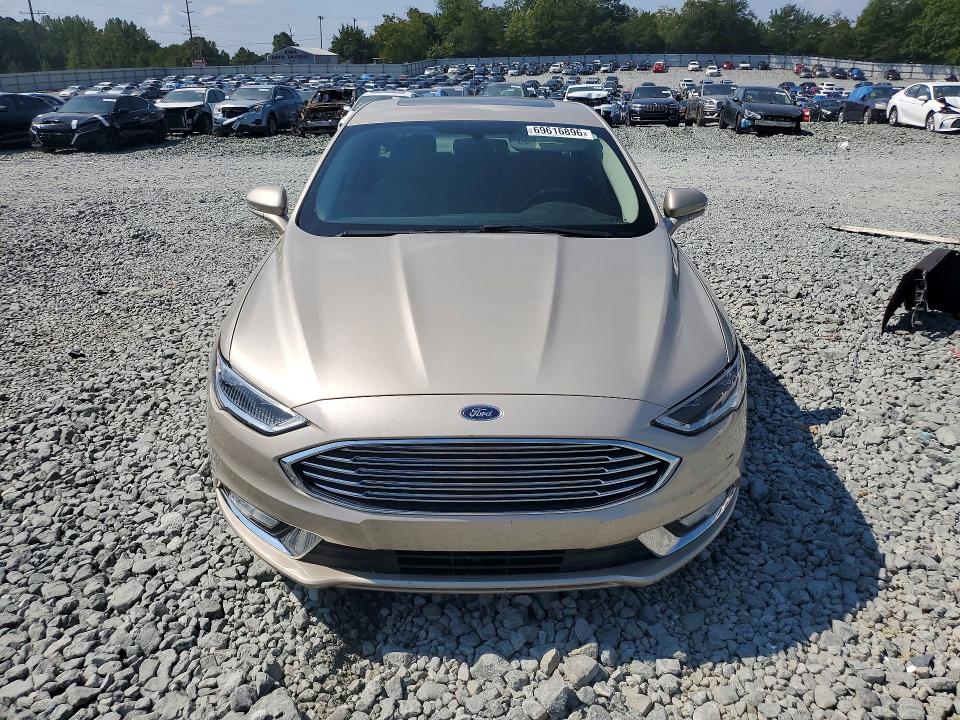 69616896 :رقم المزاد ، 3FA6P0LU3HR226507 vin ، 2017 Ford Fusion مزاد بيع